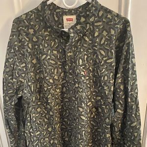 Men’s leopard green button down